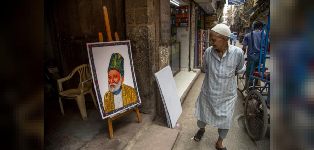 जब नमाज पढिरहेका मिर्जा गालिब बुरुक्क उफ्रेर साथीतिर दाैडिए